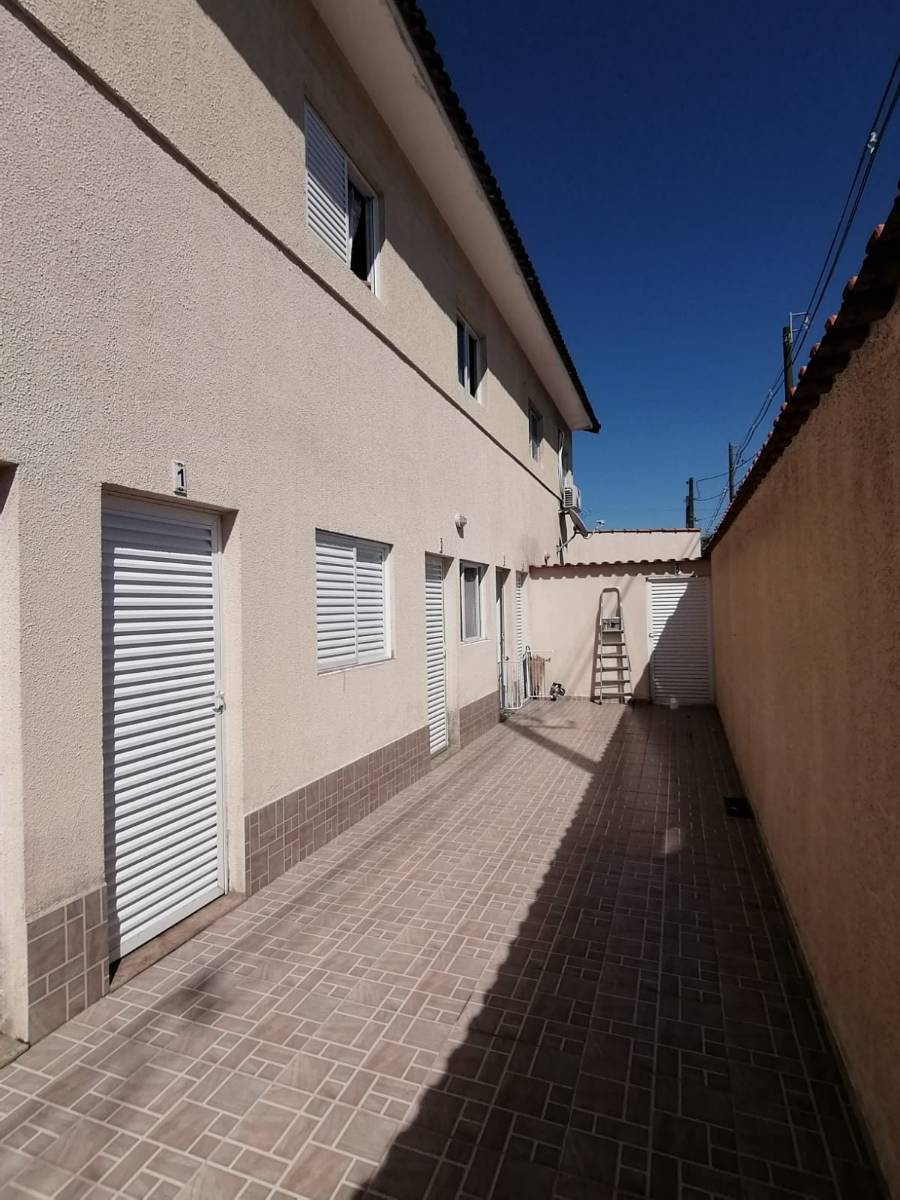 Casa à venda com 2 quartos, 50m² - Foto 1