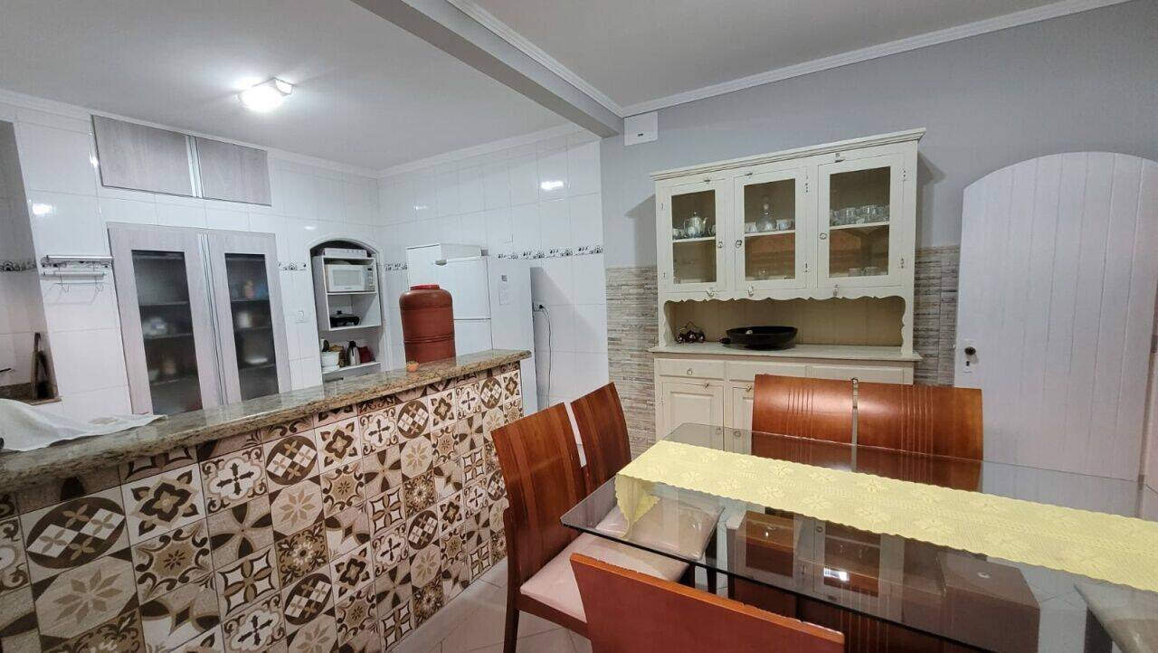 Casa, 5 quartos, 178 m² - Foto 3