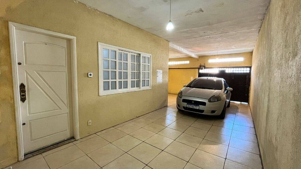 Casa, 5 quartos, 258 m² - Foto 1