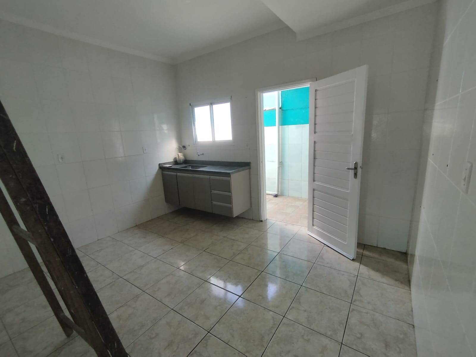 Casa de Condomínio para alugar com 3 quartos, 86m² - Foto 3